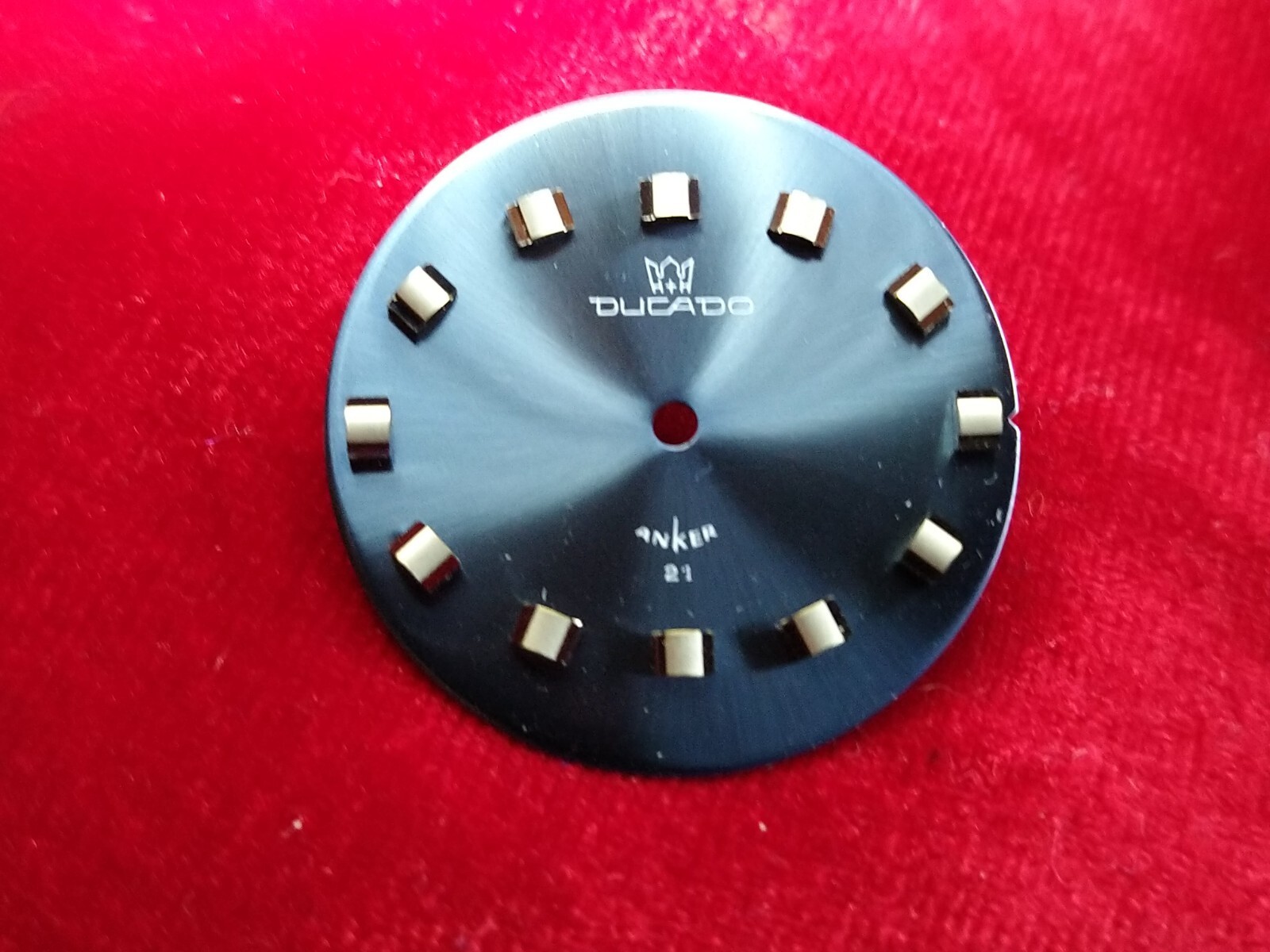 Ducado and Bergisch watch dials legs 15.30 mm apart