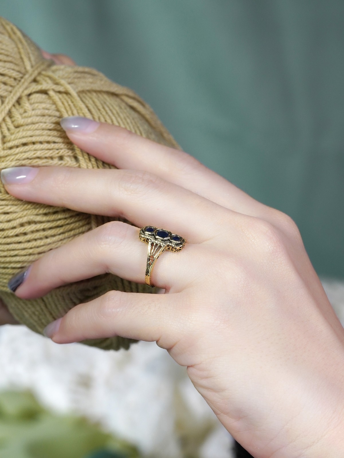 14K Yellow Gold Blue Sapphire Vintage Style Filigree Three Stone Ring