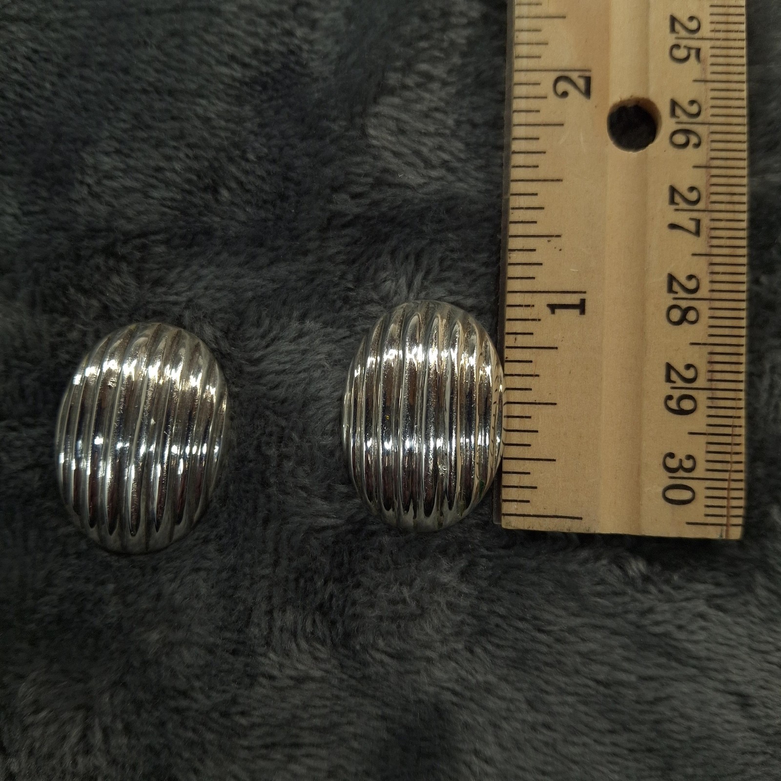 Sterling Silver Oval Stud Earrings Womens 1 Inch Ribbed Dome 7.71g of 925 Vtg