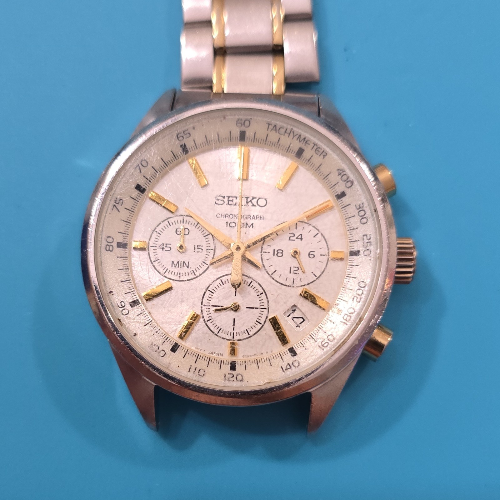 Seiko Quartz Chronograph Tachymeter Silver Dial Two-Tone SS Bracelet 100m
