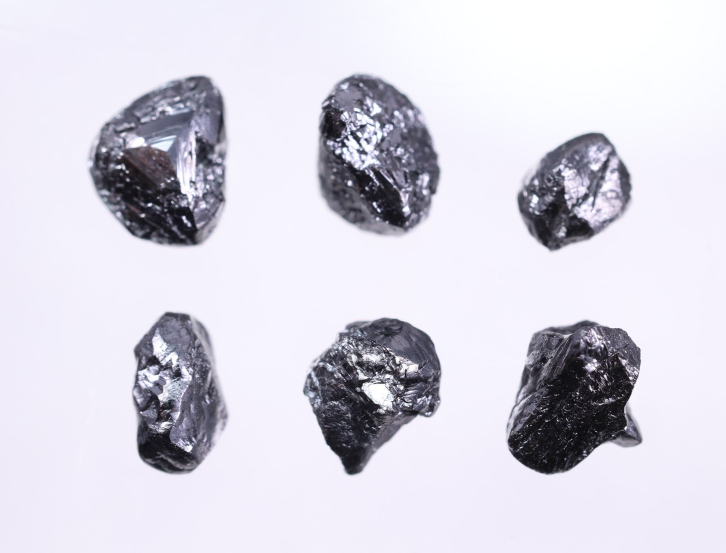 1 to 6pcs Dark Grey-Black Rough Diamond Uncut Natural Diamond for Fine Jewelry.
