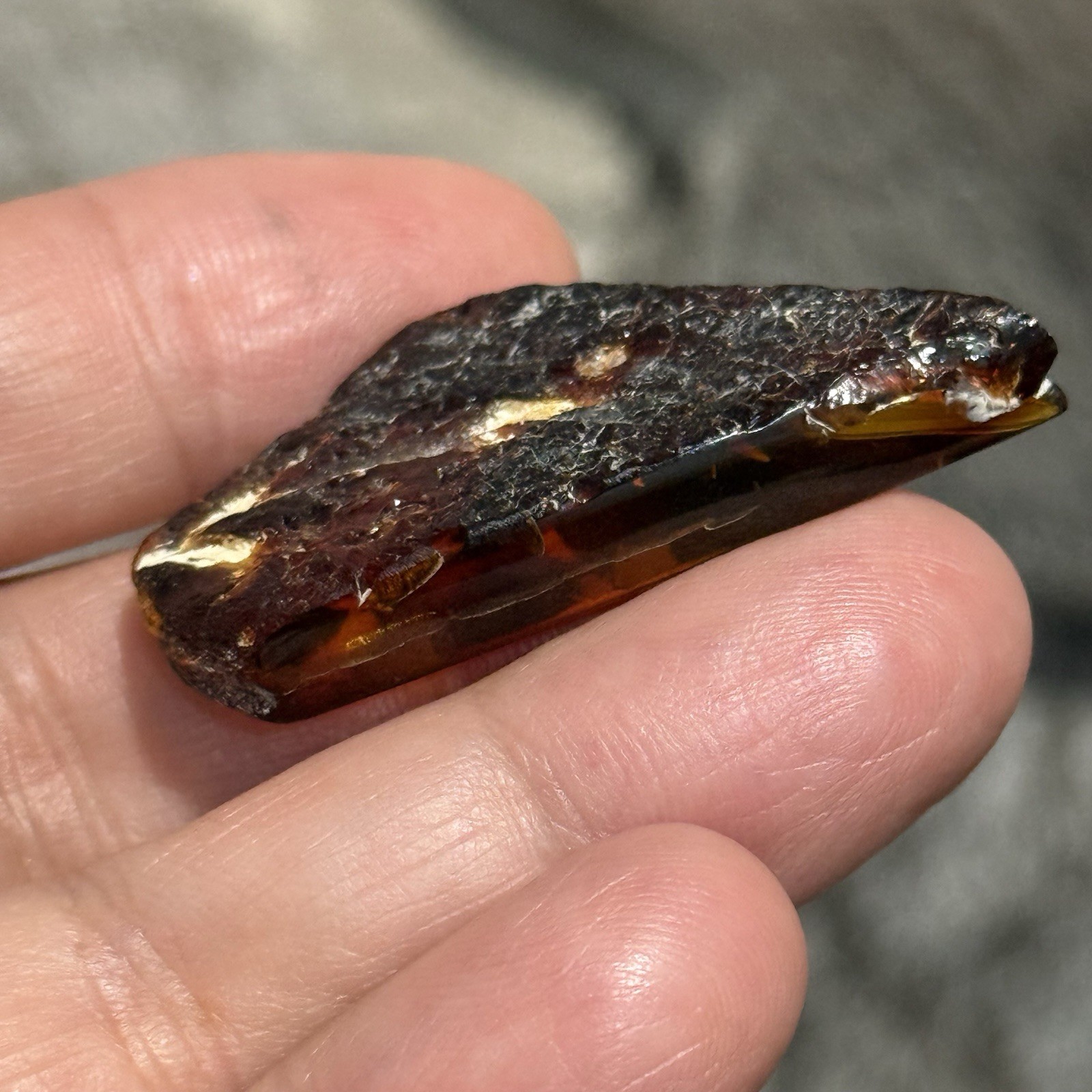 18.3ct 43.5x22x7mm Genuine Baltic Amber With Carved Calla Flower Cabochon Gem