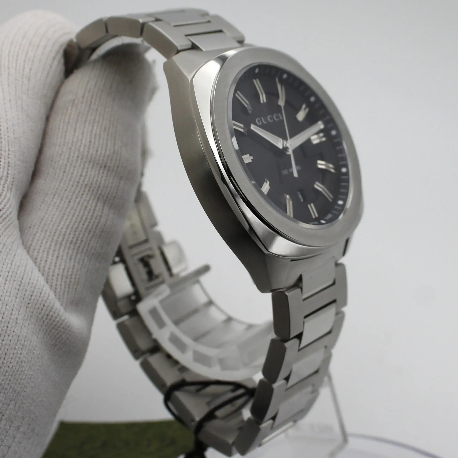 Gucci GG2570 41MM Steel Date Black Dial Quartz Mens Watch YA142301