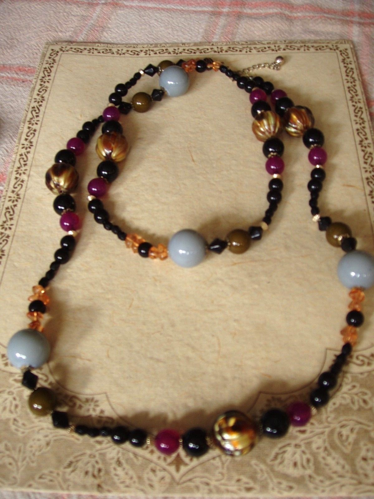 Vintage Necklace LUCITE multi color black purple gray green Plastic beads 40″