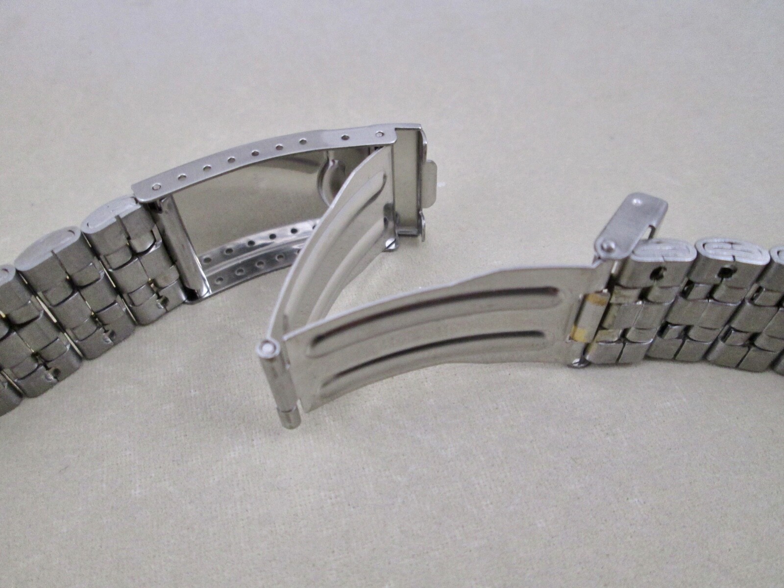 2.5mm 10mm 22mm lug size men’s st. steel watch band two tone fold over clasp