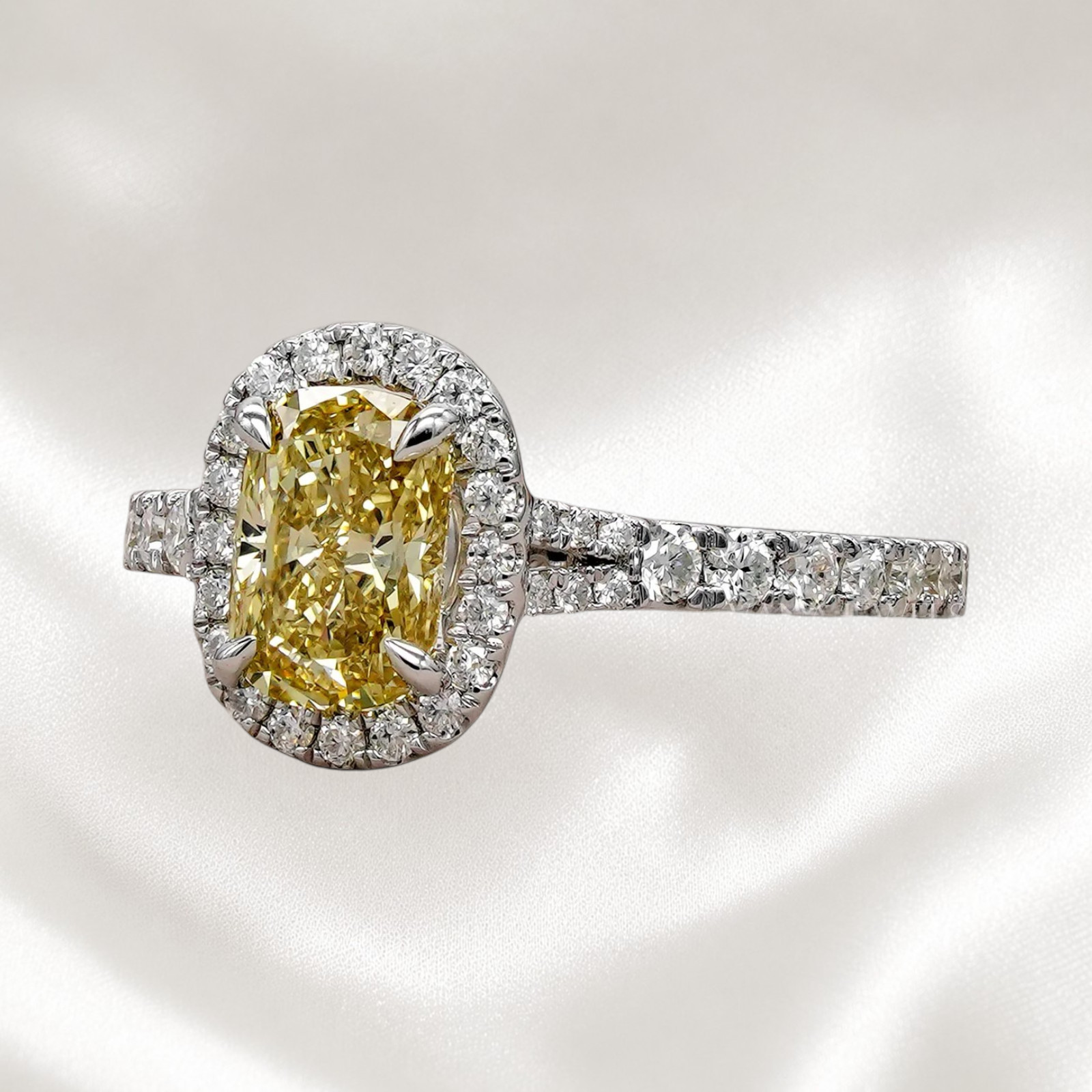 950 Platinum Lab Grown 2.00 Ct Cushion Cut Fancy Intense Yellow Diamond Ring IGI