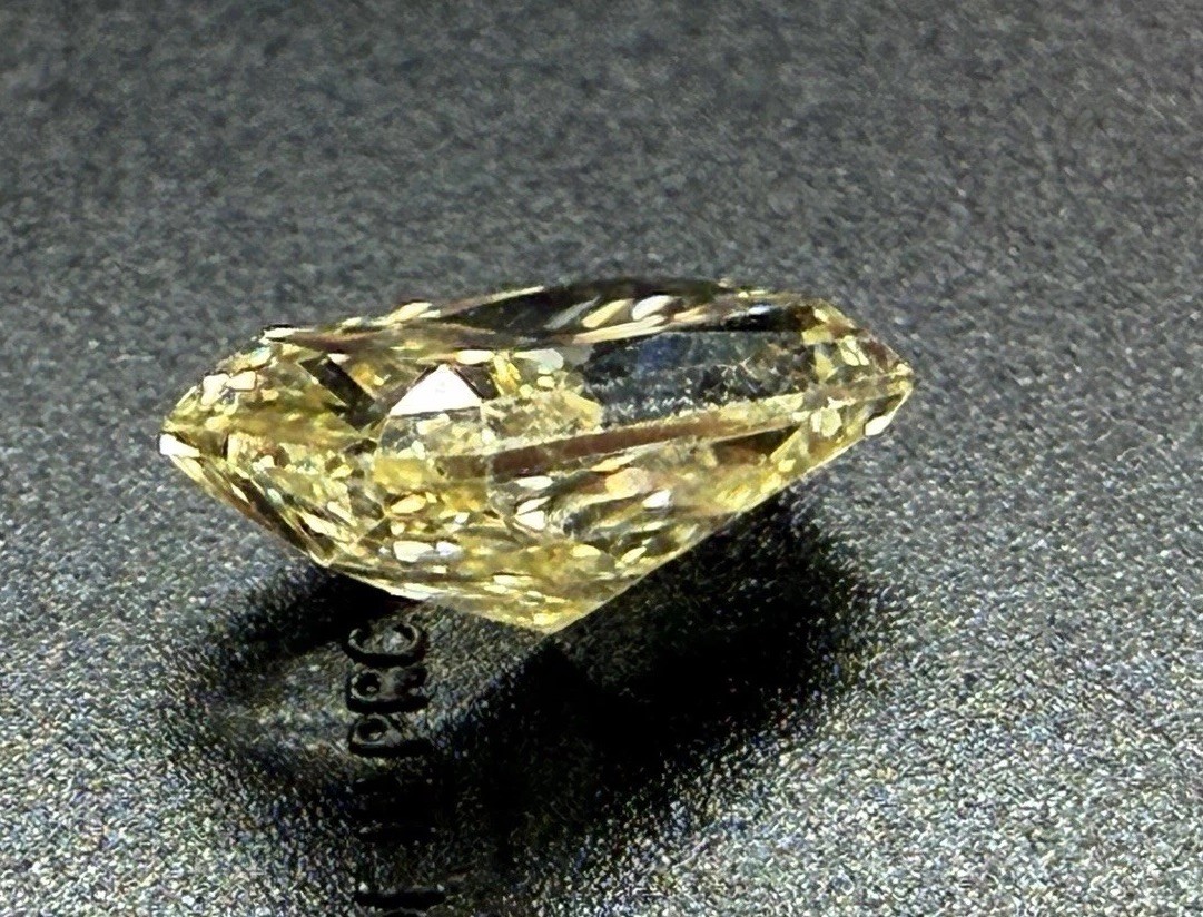 1.02 Carat IGI Certified Vs1 Fancy Intense Yellow Radiant Lab Grown Diamond