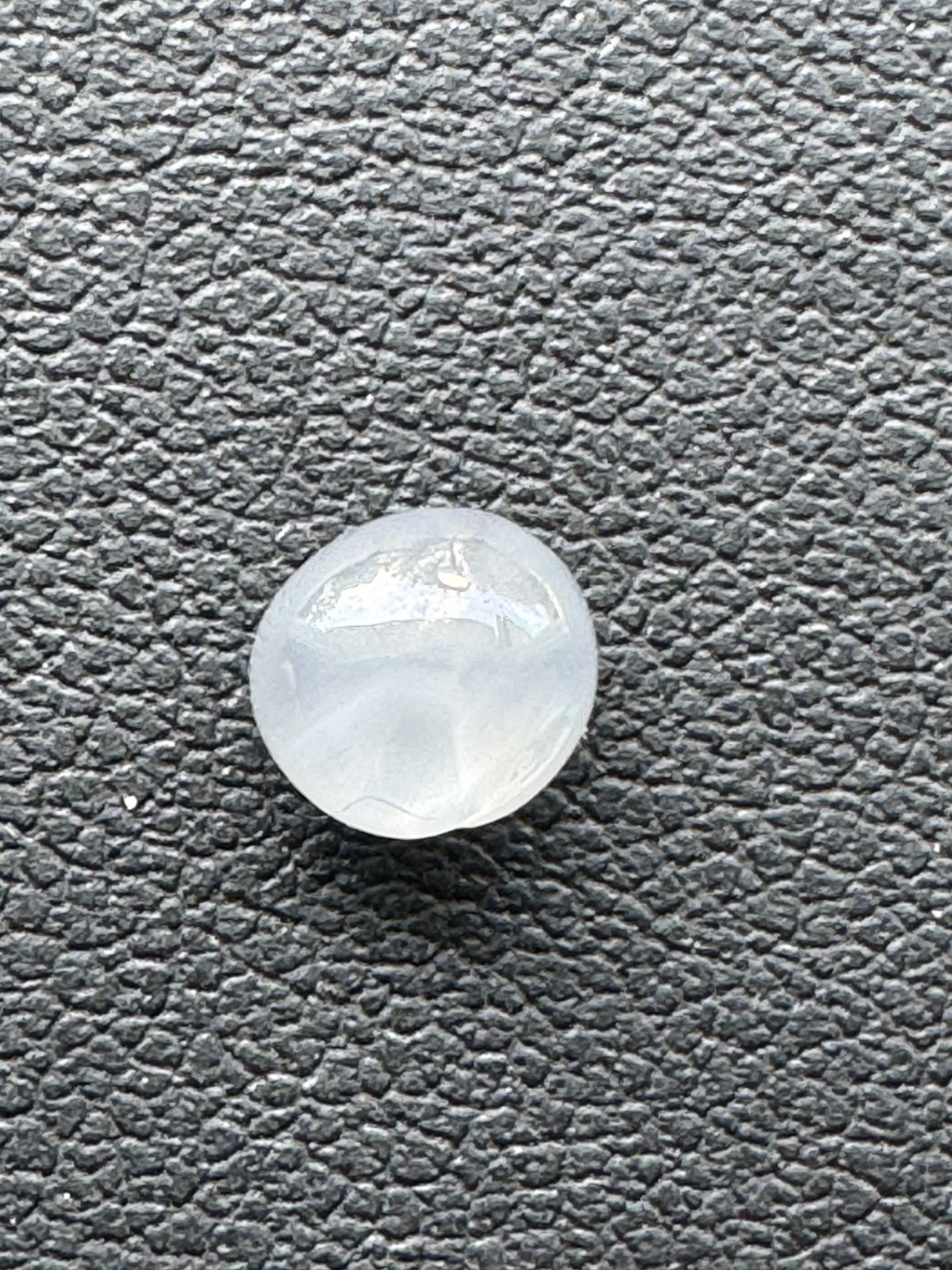 Blue STAR SAPPHIRE, 1.47 Carat, 6 x 5.5 mm Oval Cabochon, Transparent