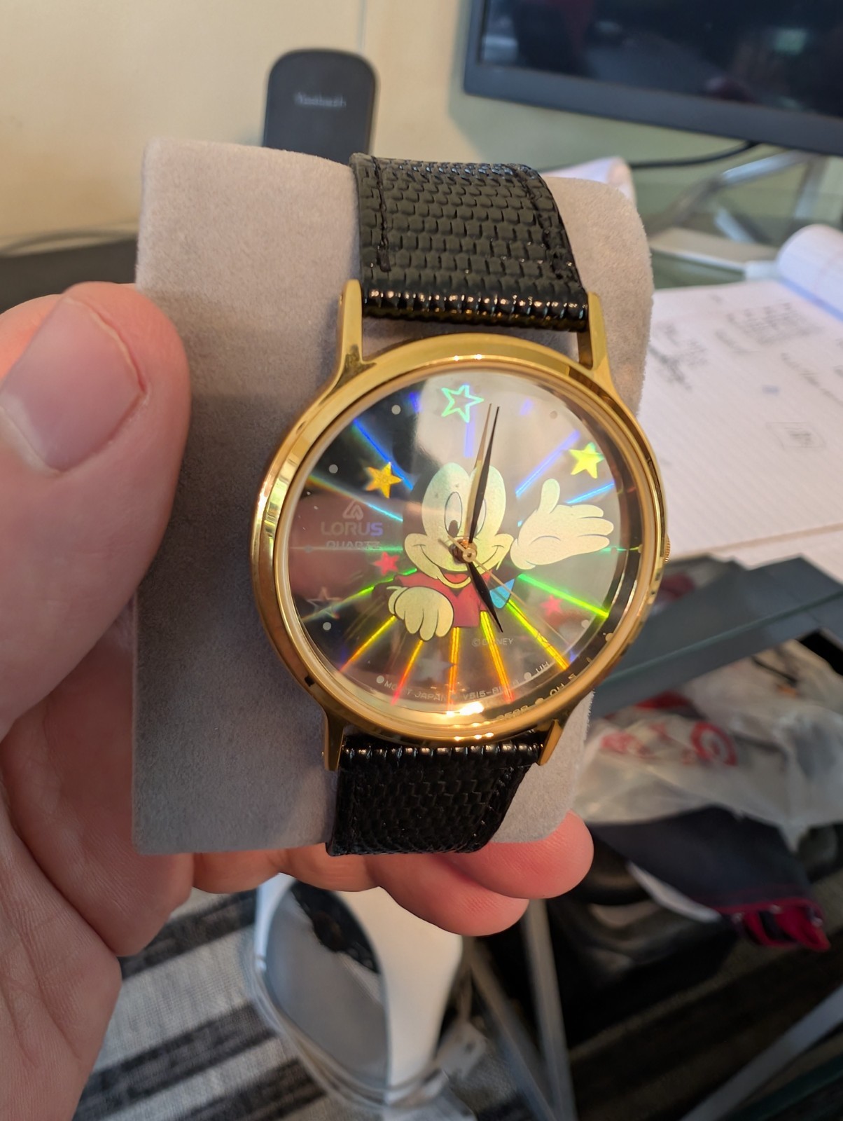 Vtg Lorus Seiko Disney Mickey Mouse Hologram Watch V515-8E68 Gold Tone New Batte
