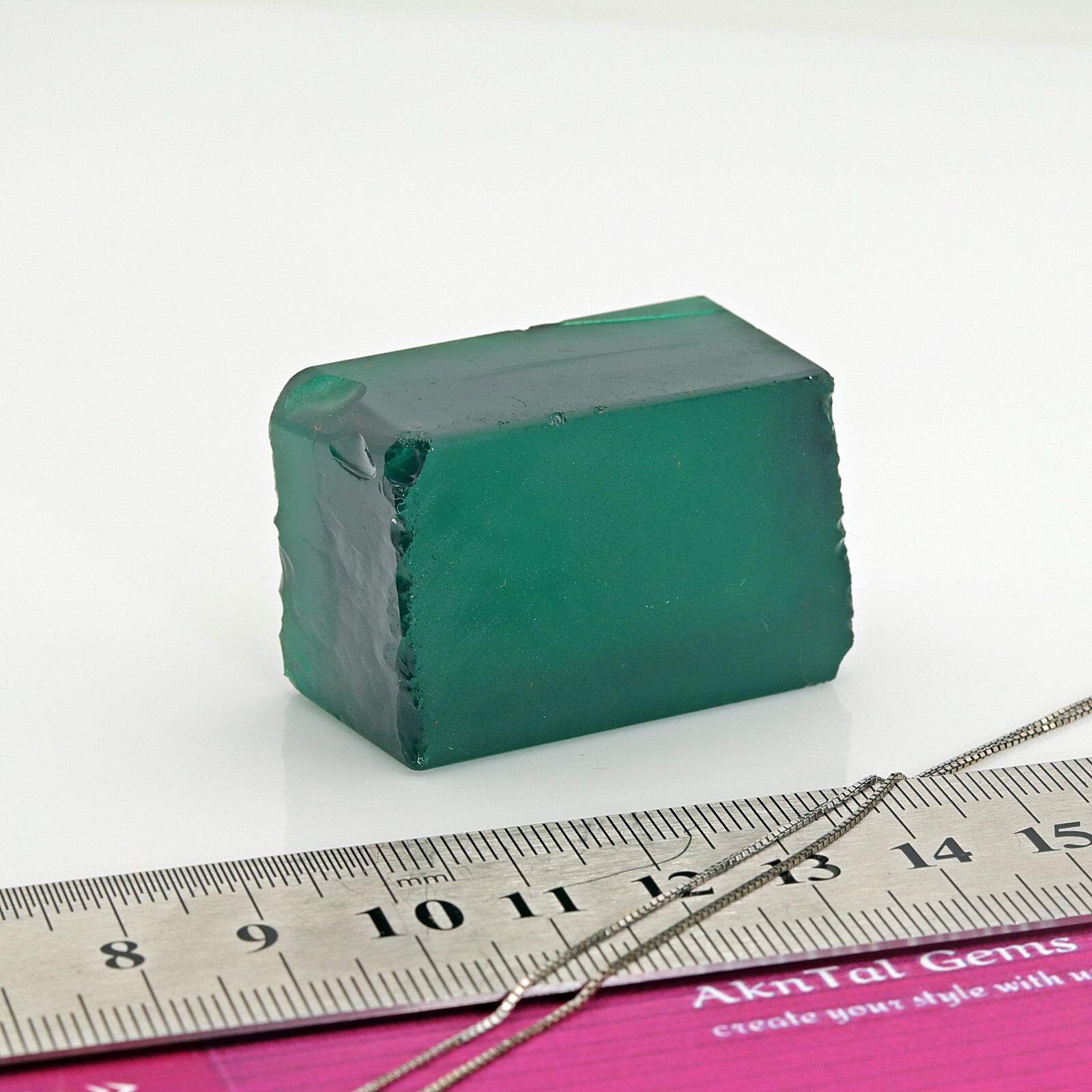 EMERALD GREEN MEDIUM HEAT RESISTANT NANO CRYSTAL GEMS FACETING GRADE ROUGH