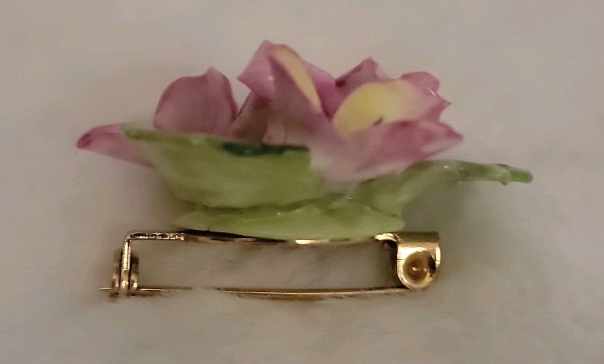 Vtg 70’s Cara China Staffordshire Made in England Porcelain Signed Flower Brooch
