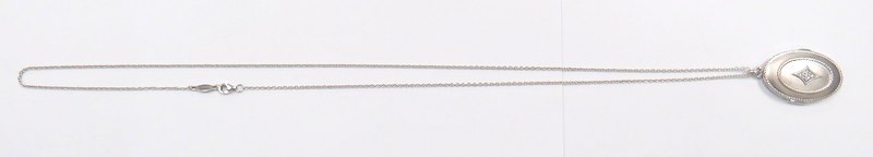 Gabriel & Co .925 Sterling Silver White Sapphire Oval Locket Necklace 25″