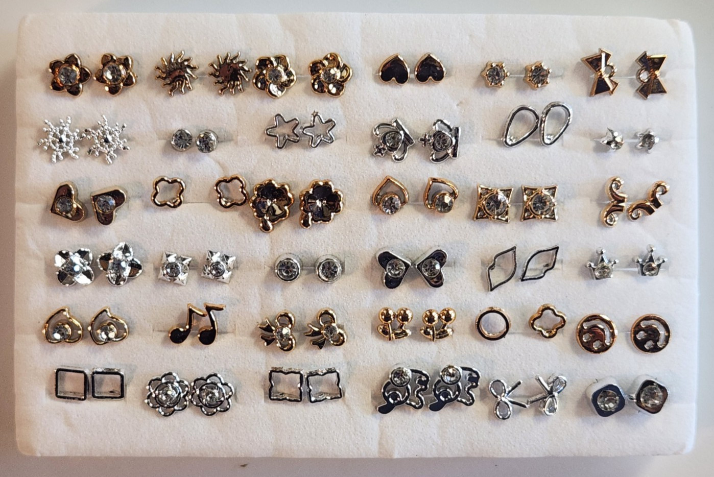 36 Pair Women’s Stud Earrings Varies Shape – Costume Jewelry