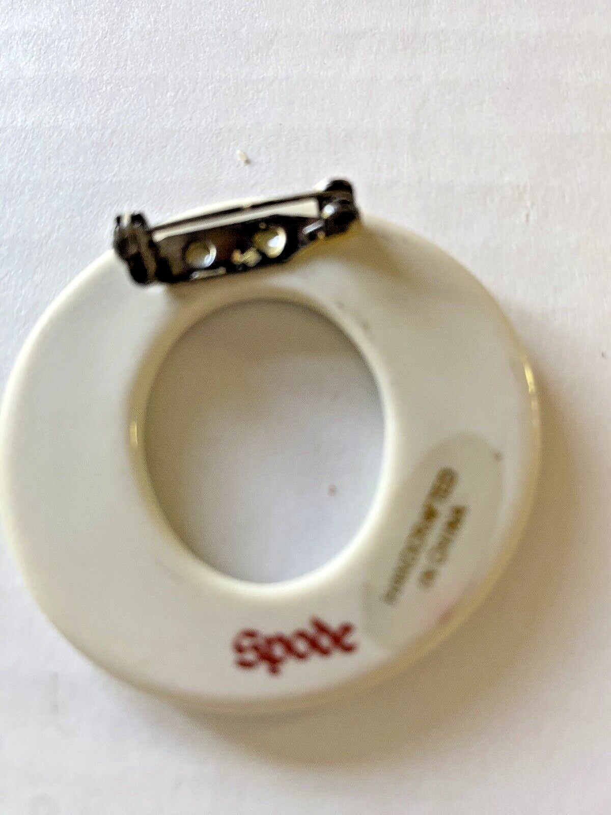 SPODE CHRISTMAS Cheer Wreath PIN