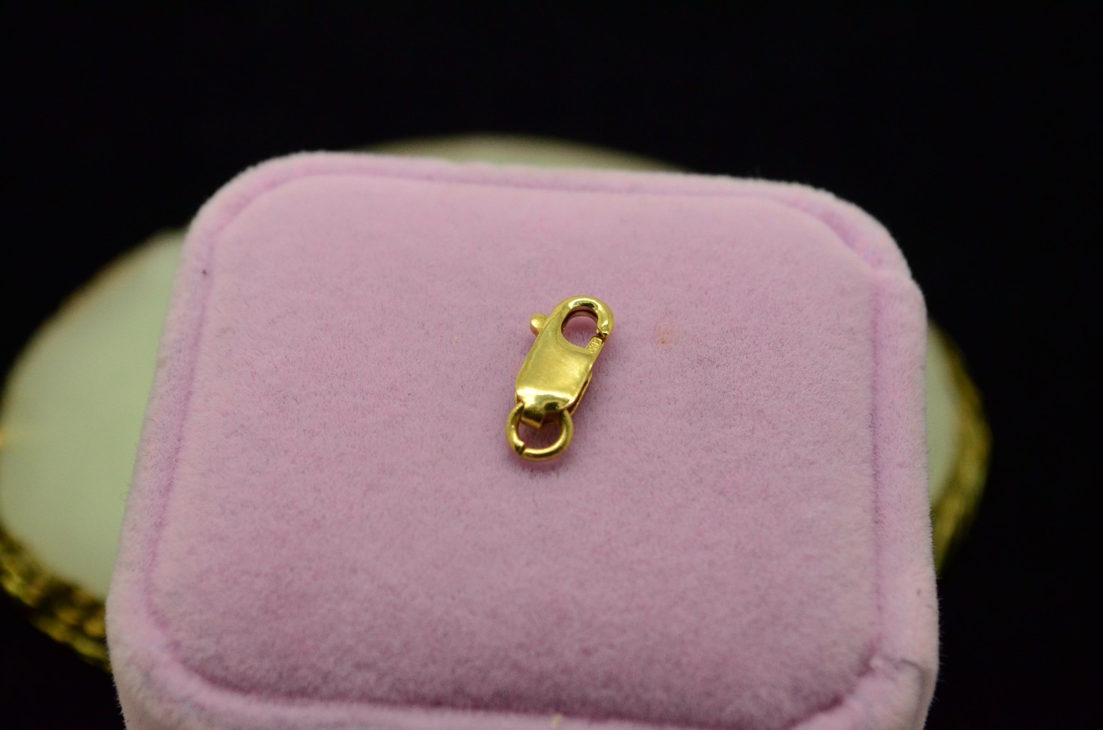 14K Yellow Gold Lobster Claw Clasp 11.5mm x 4.3mm 0.6g