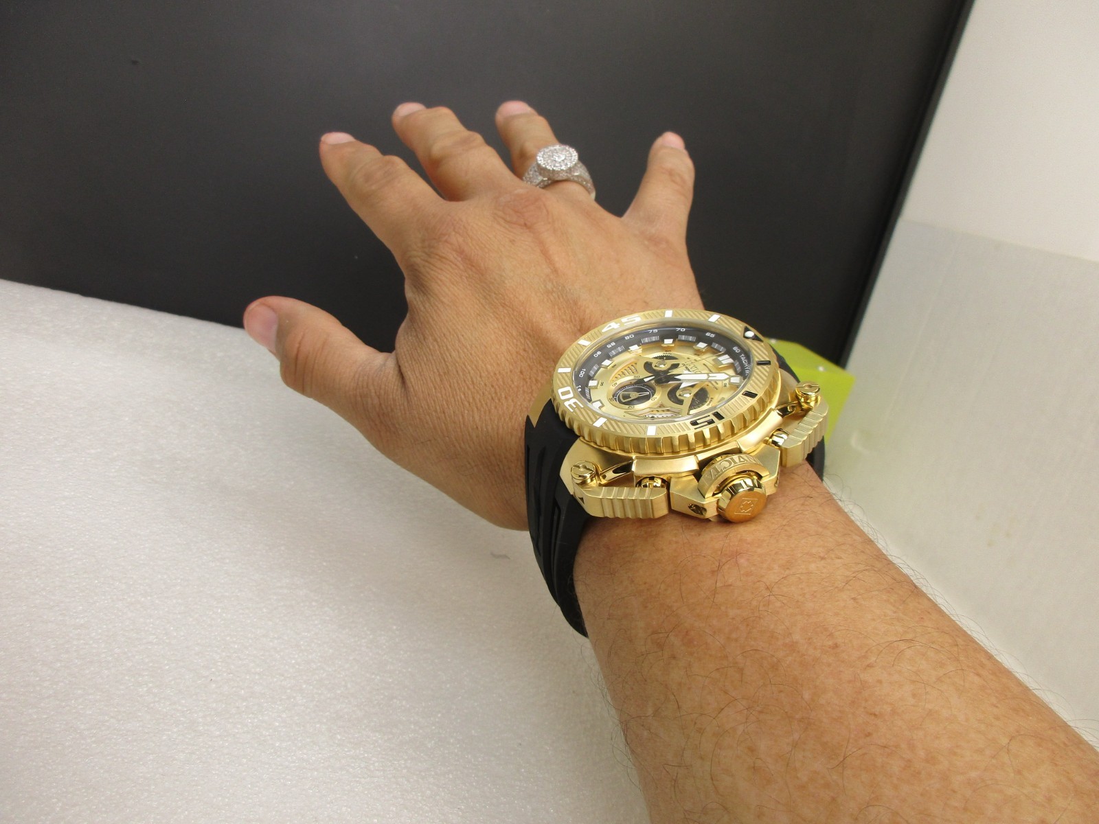 Invicta Sea Hunter full size Men’s Watch 57/69mm Gold tone 49610