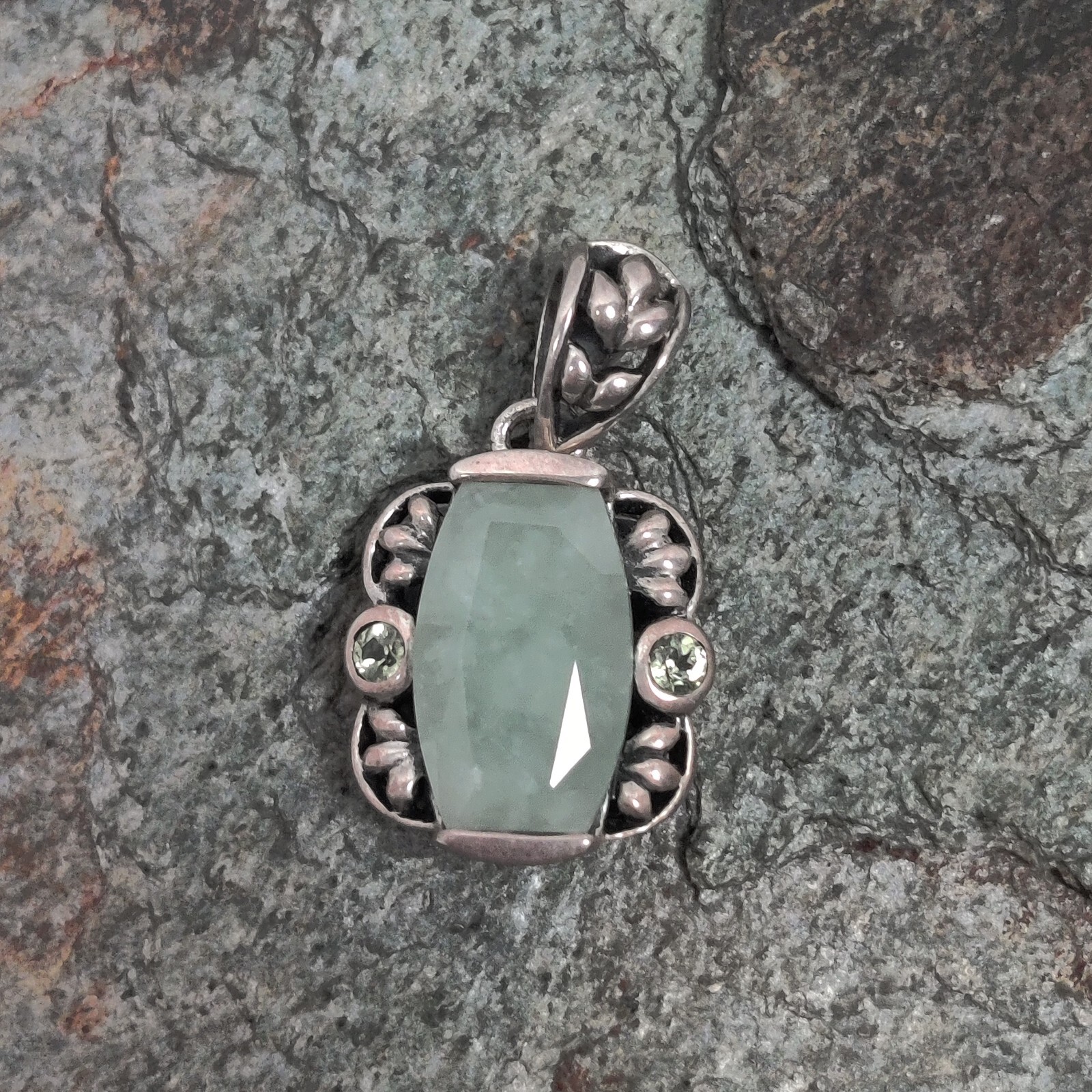 ACI Charm Pendant 925 Sterling Silver Prehnite Clear Quartz Art Nuveau Scroll