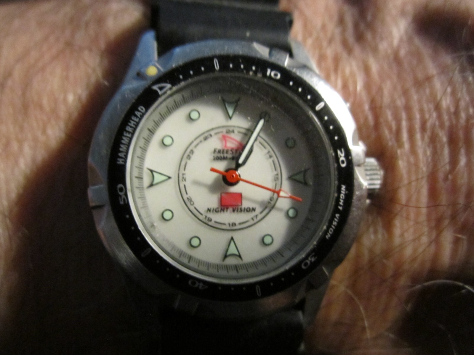 LADIES’ FREESTYLE NIGHT VISION WATCH RUNS GREAT – FITS 8″ -GW-22B