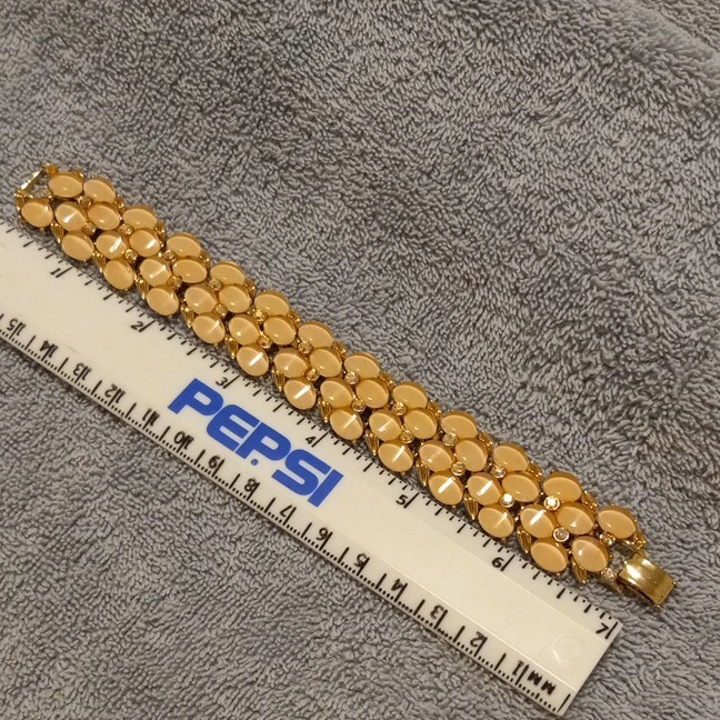 Gold Tone Link Tennis Bracelet Oval Beige Pink Cabochons Clear Rhinestones 7 in