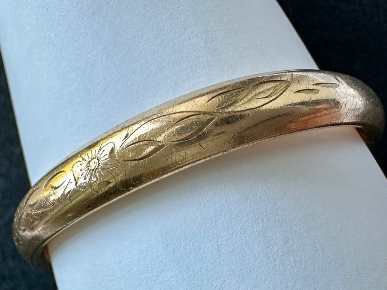 Vtg Winard 12K Gold Filled Hinged Bangle floral Etched secure w/ Bar