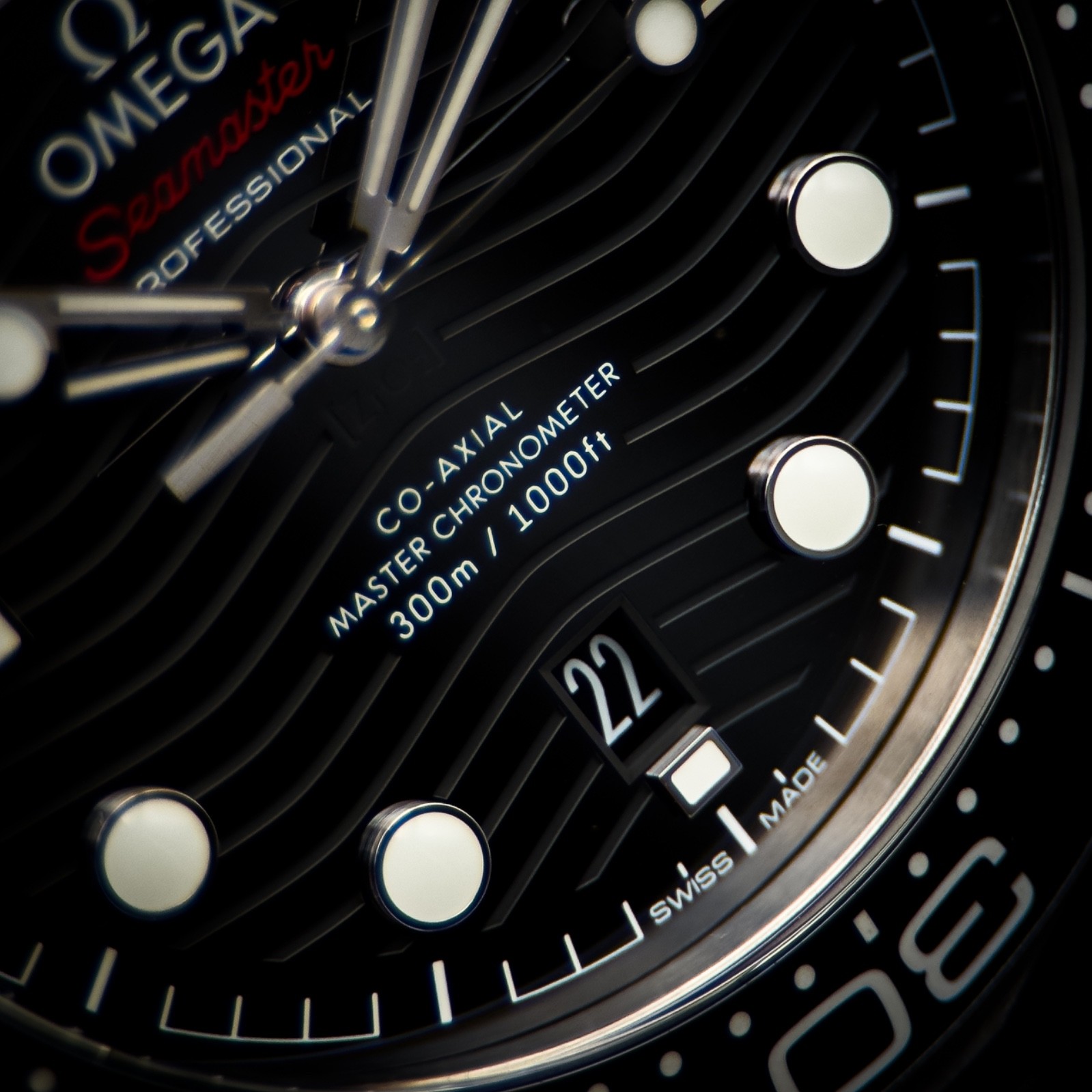 Omega Seamaster Diver 300M Mint Black Wave Dial Complete Set 210.30.42.20.01.001