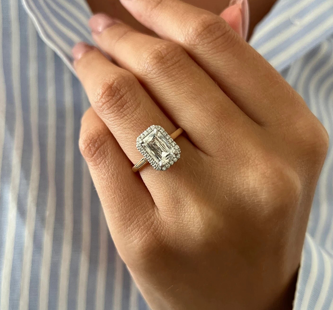 2.15 CT Radiant-Cut E/VS1 Lab Grown Diamond Halo Engagement Ring 14k Yellow Gold