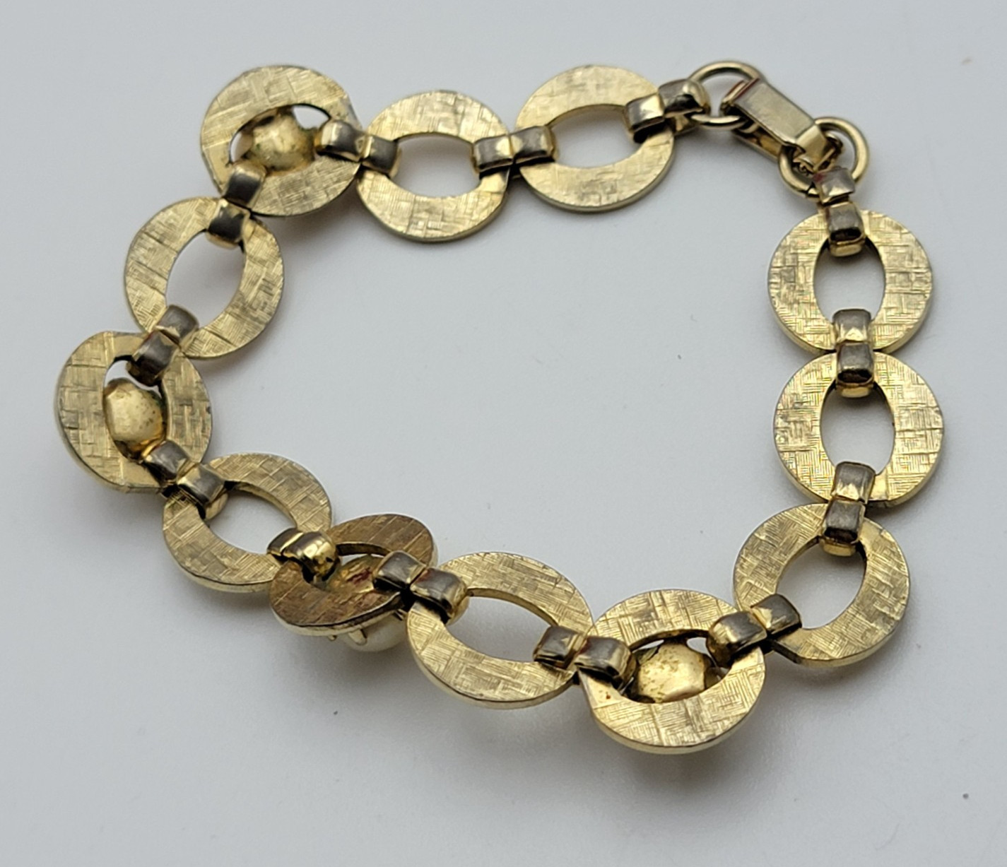 Vintage Gold Tone Pearl Charm Oval Chain Link Bracelet 7″ Fold Over Clasp
