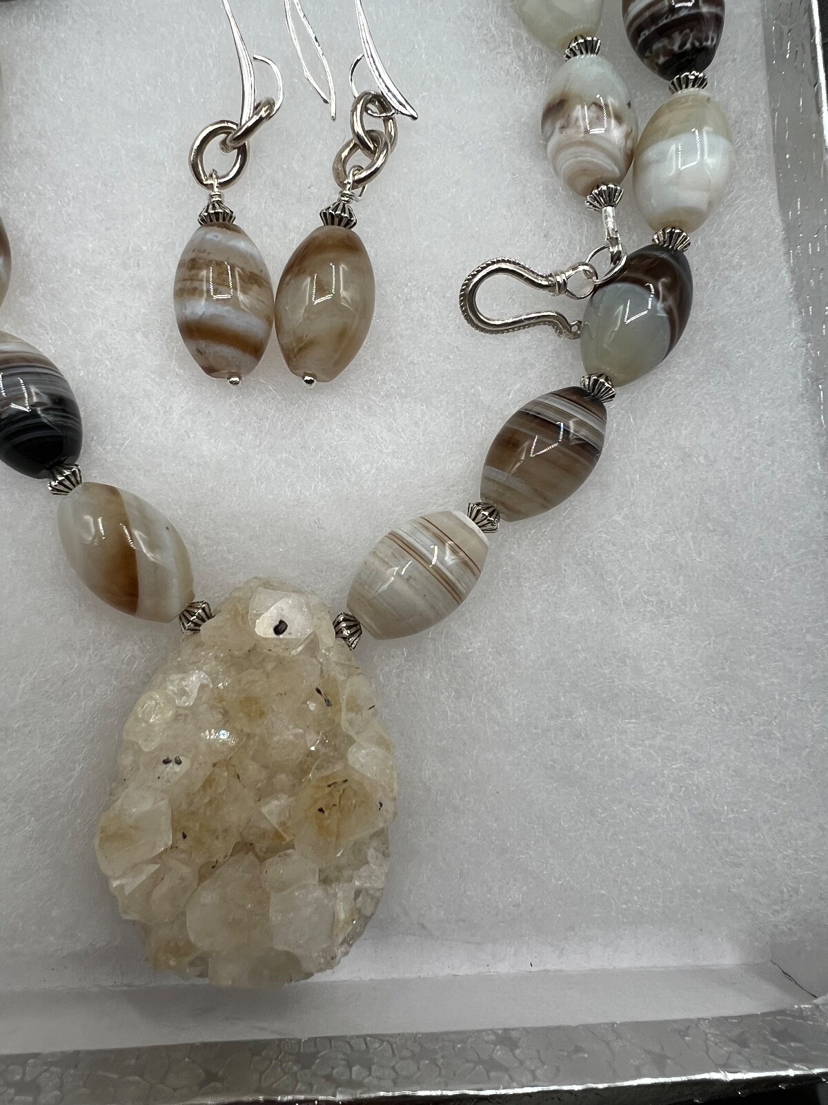 NATURAL DRUSY QUARTZ PENDANT WITH BOSTWANA AGATE BEAD NECKLACE EARRING SET