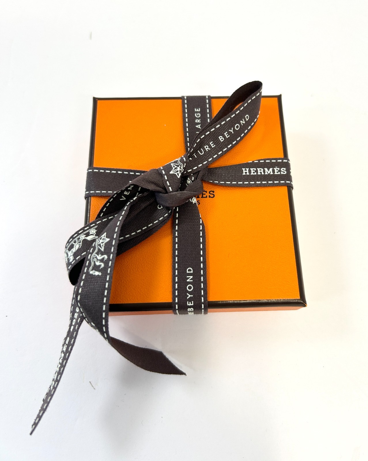 Hermès Mini Pop H Earrings & Clic H Bracelet Blanc White Gold Plated Set NEW