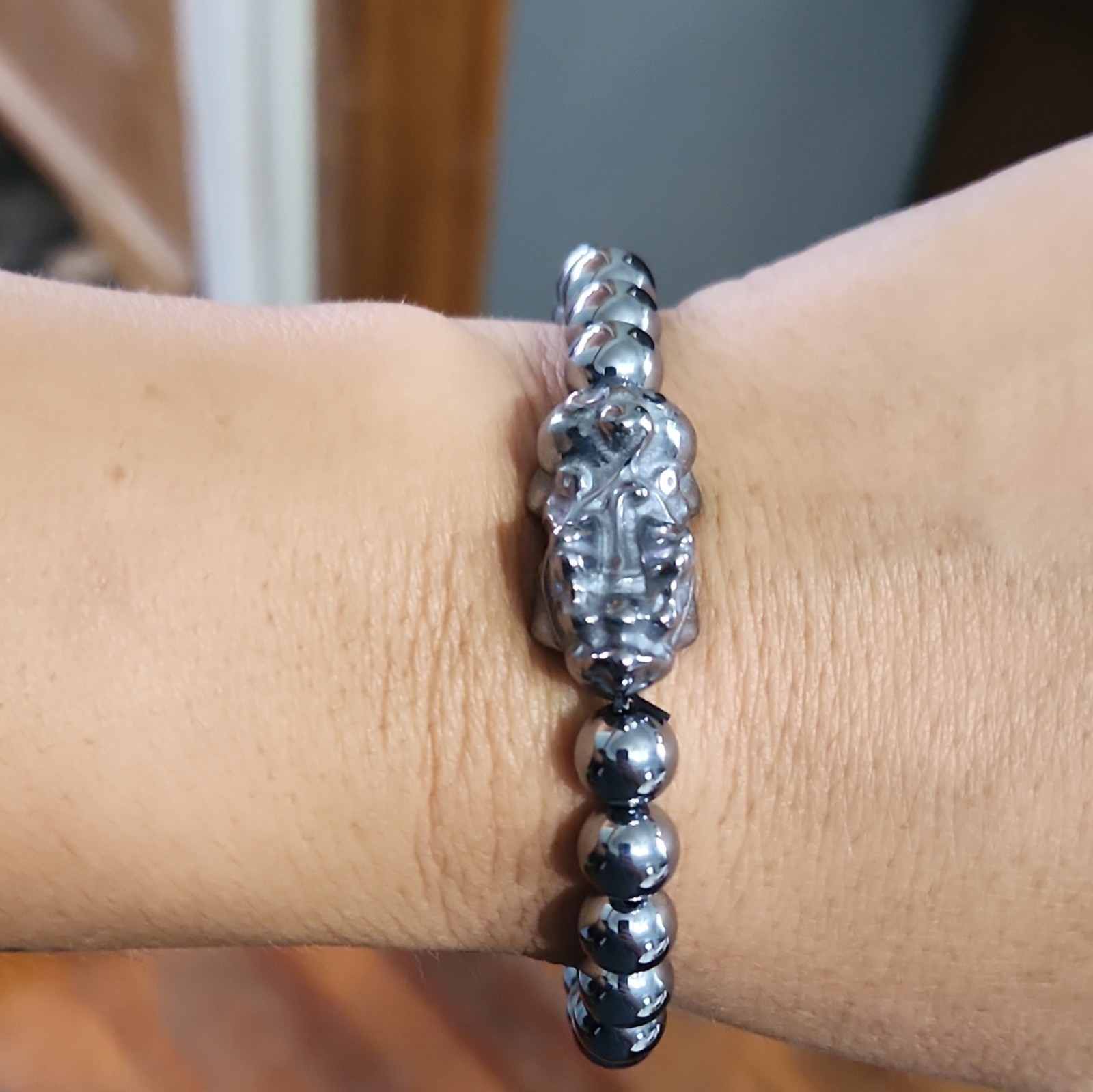 TeraHerz Silver Tone Hematite Round Beaded Stretch Charm Bracelet No Clasp