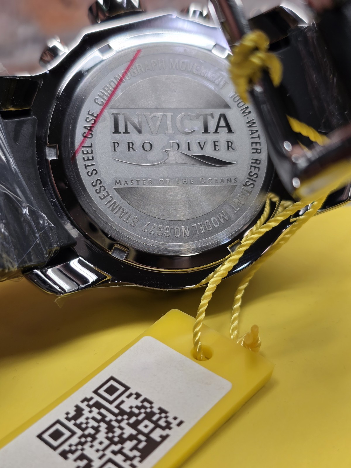 Men’s OVERSIZED CHRONOGRAPH Watch INVICTA “Pro Diver” 6977