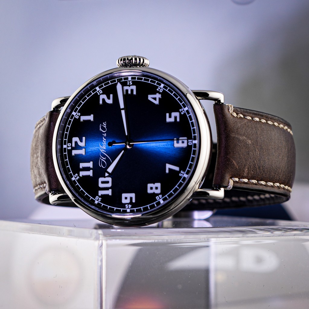 H. Moser & Cie. Heritage Centre Seconds Funky Blue FULL SET 42mm REF 8200-1201