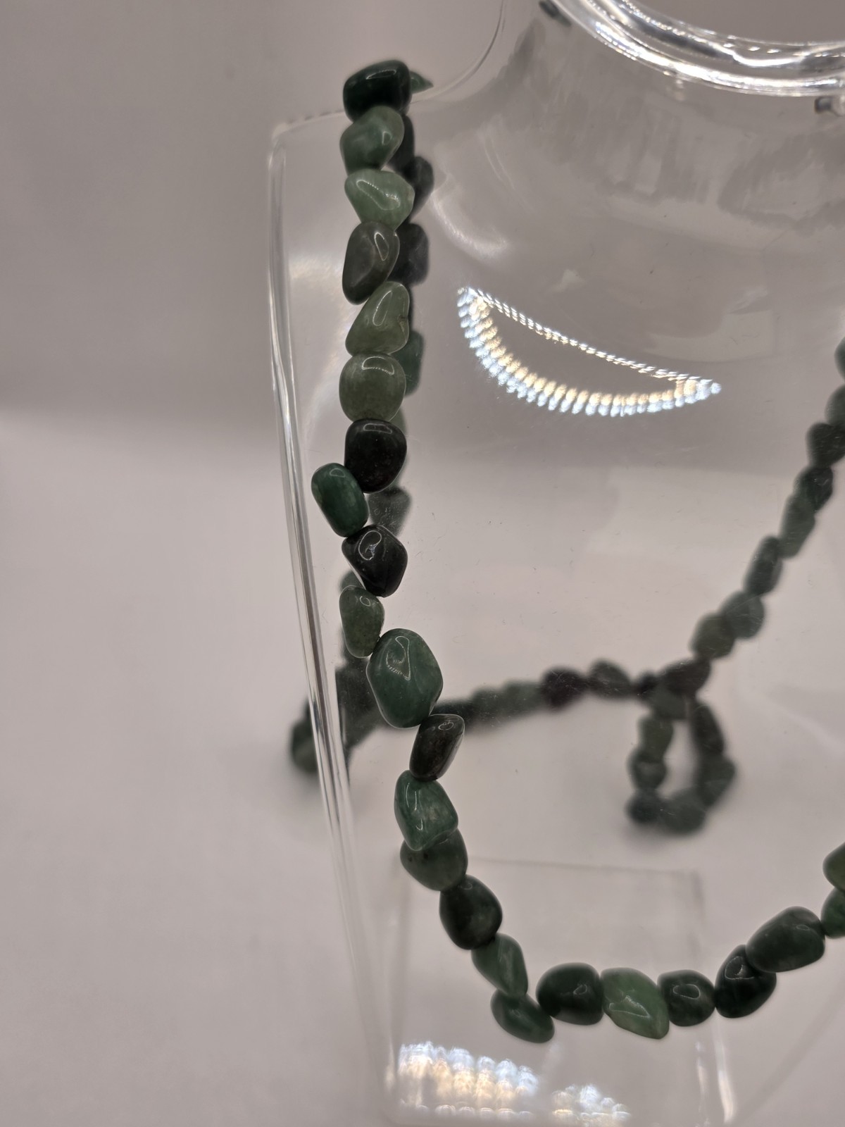 Green Jadeite Womans Necklace 16.5inch Long Vintage