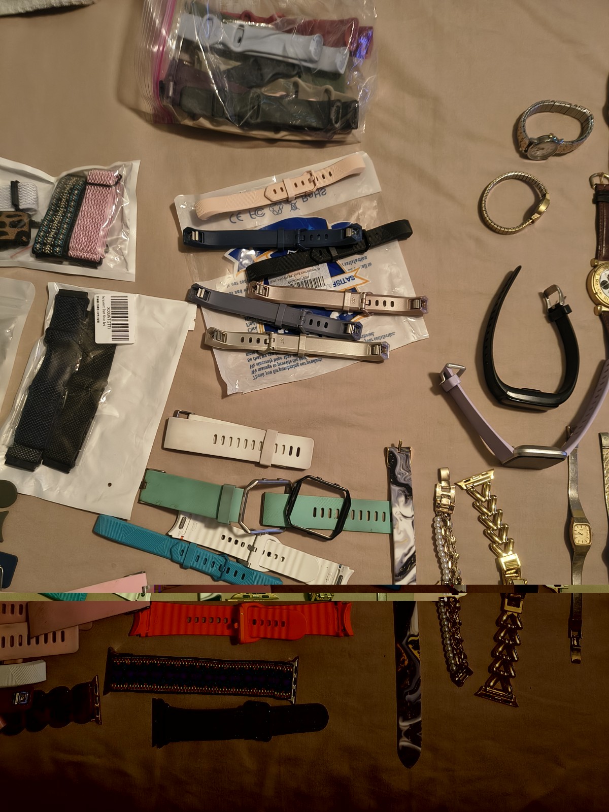 Mixed Lot 35 Wristwatches & 20 +Watch Bands, Fit Bit, Coach, Sieko, Fossil +++