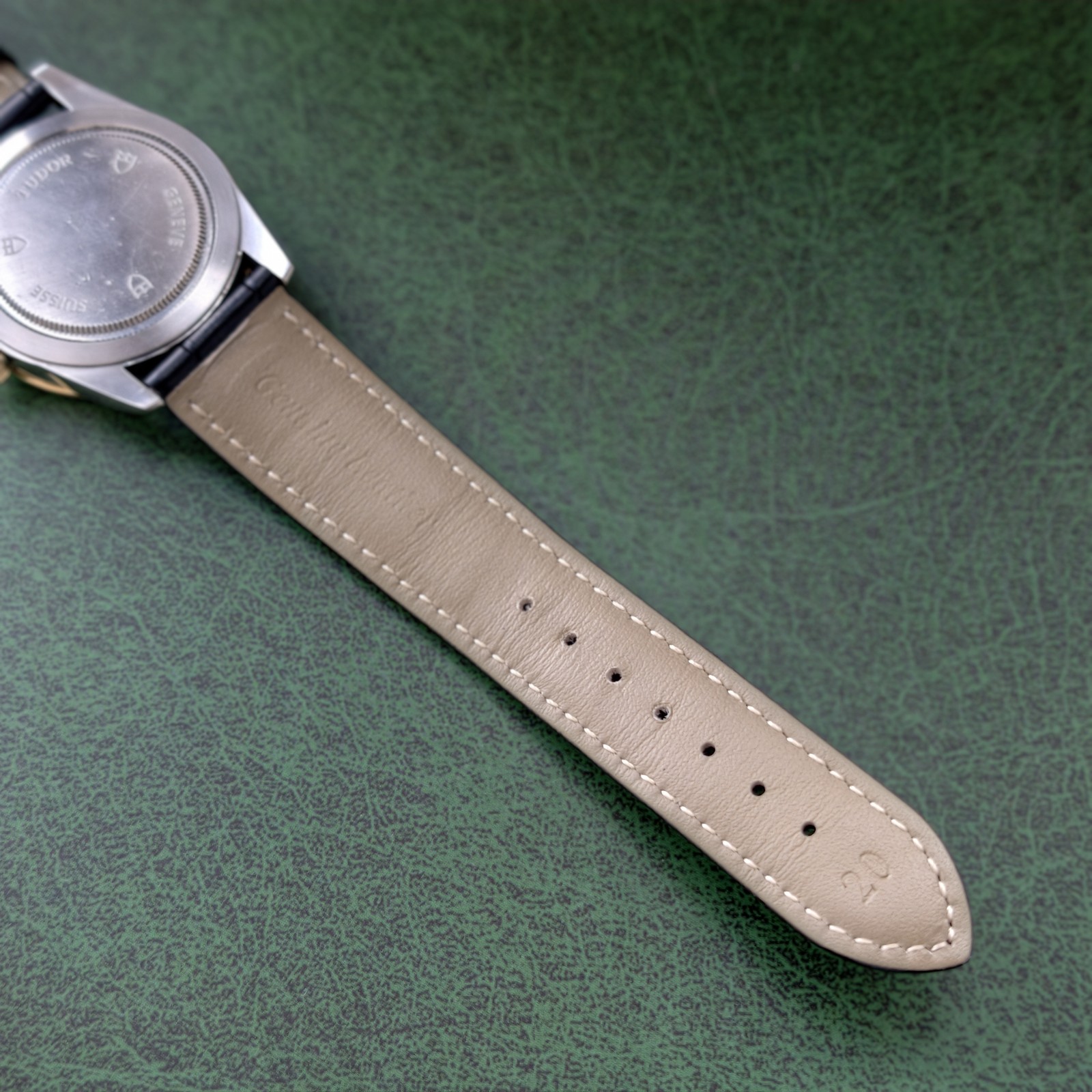 Tudor Linen Champagne 10-Diam Glamour M55003-0068 Men’s Watch Automatic 36mm