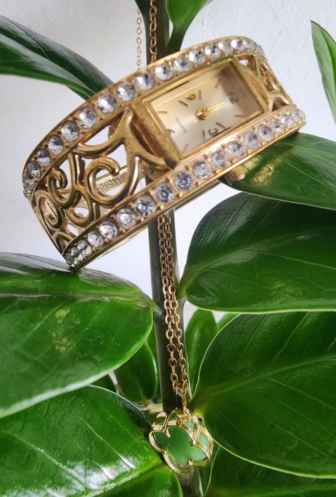 620 Gold Look Necklace and Watch Set