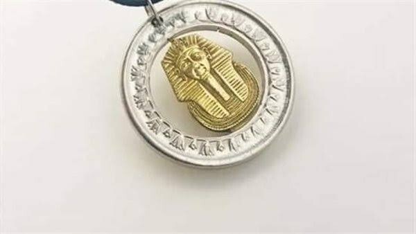 A beautiful and attractive neck necklace made of Egyptian coins قلاده من العملة