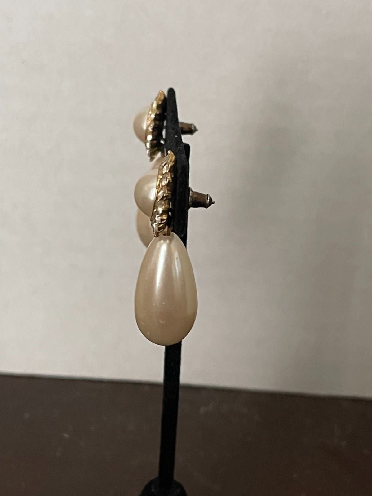 Faux Pearl Cream Champagne Earrings Pierced Dangle Rhinestones Gold Tone 1.5″