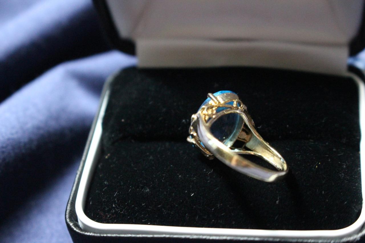 STUNNING! 14K Solid Yellow Gold Ring Large Swiss Blue Topaz Oval Stone Size 5.25