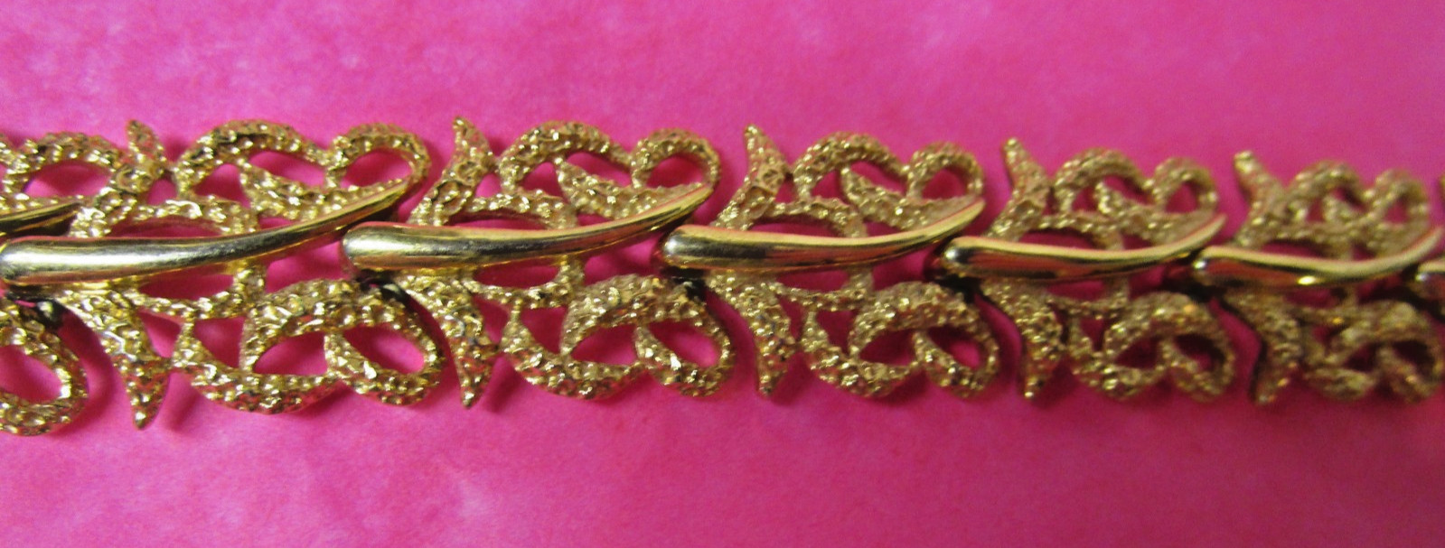 Vintage Textured Stylized Openwork Monet Bracelet With Safety Chain Gold Tone 7″