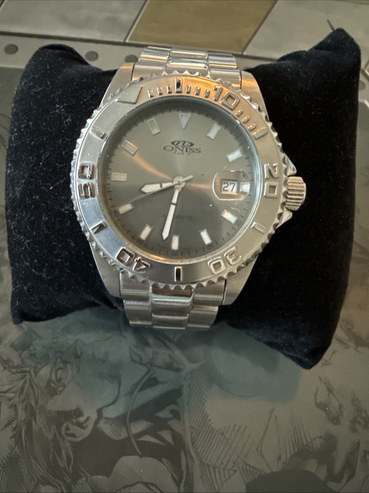 Oniss Swiss Automatic Ref. #ON477M 25 Jewels 300M/660Ft Silver Dial Mens