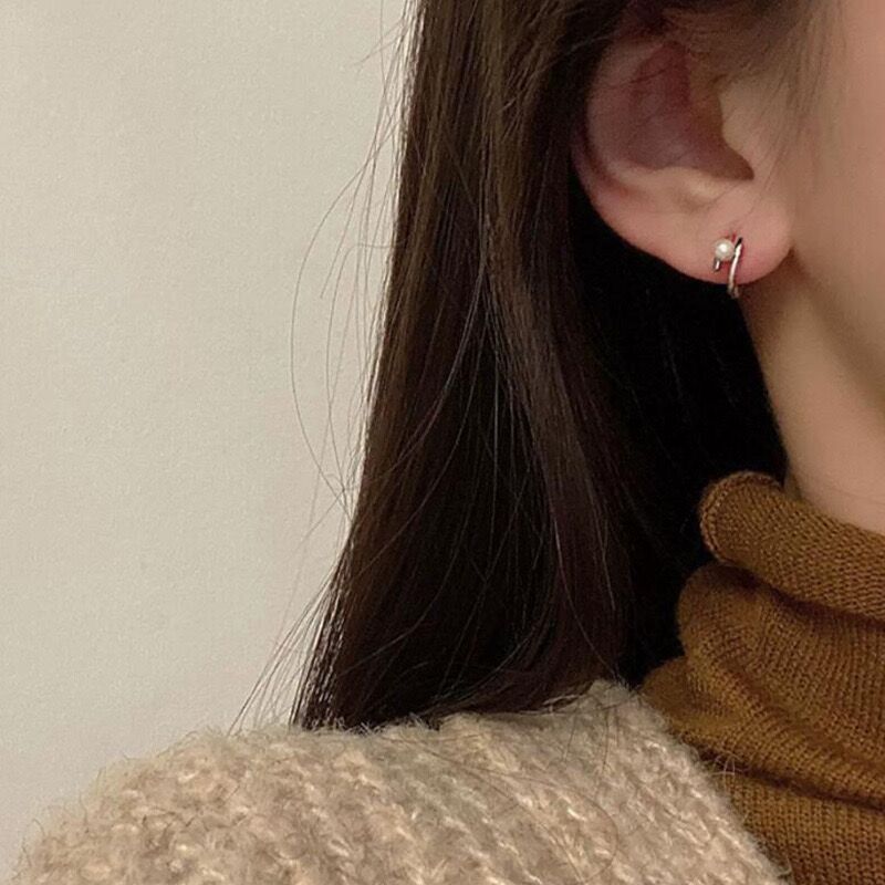 Woman 14K Gold Plated Pearl Huggie Hoop Earring Stud Ear Clip on