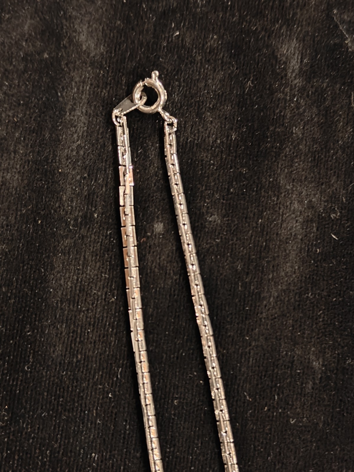22 Inch Box Style Silver Tone Chain