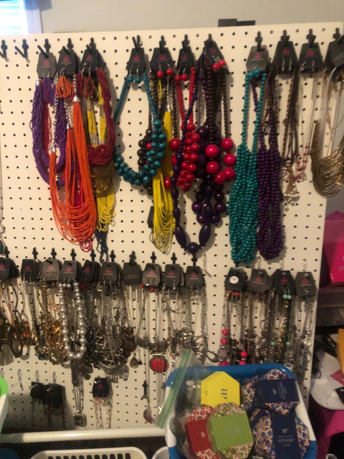 Paparazzi Jewelry – Lot of 100 – $90 (SEE DETAILS BELOW)