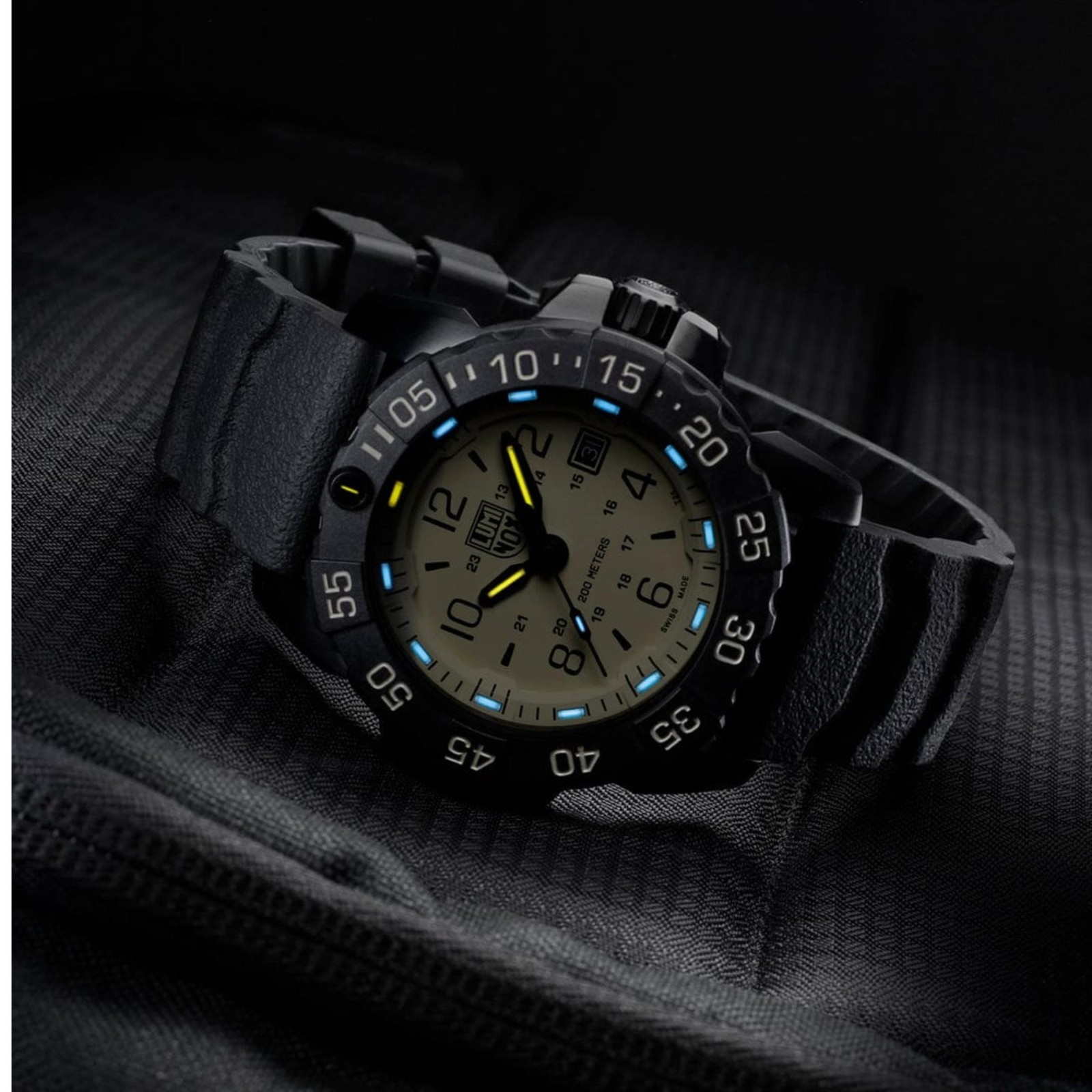 Luminox Navy Seal Men Quartz Watch XS.3251.CB.NSF.2 45mm Sand-Coloured Dial 200M