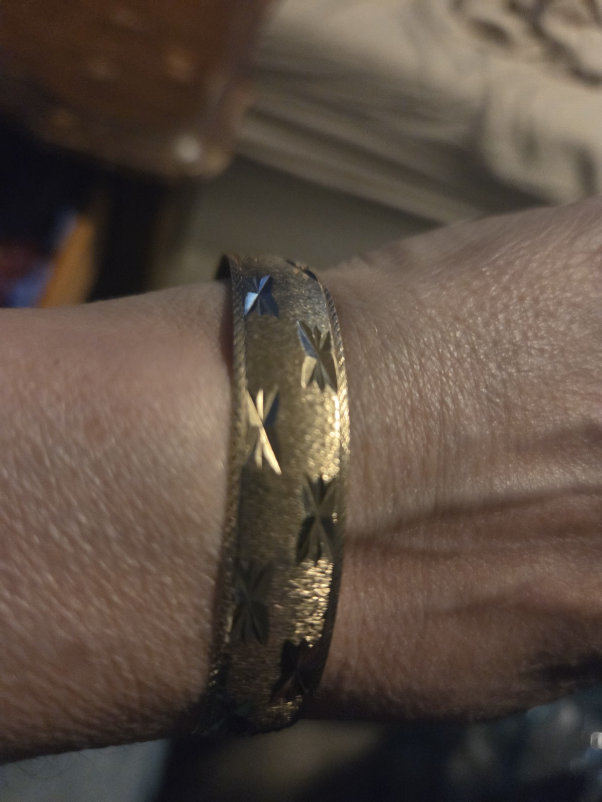 Beautiful 14K Gold Bangle Bracelet Slip On 12mm 16.5 Grams 7.5 Inches