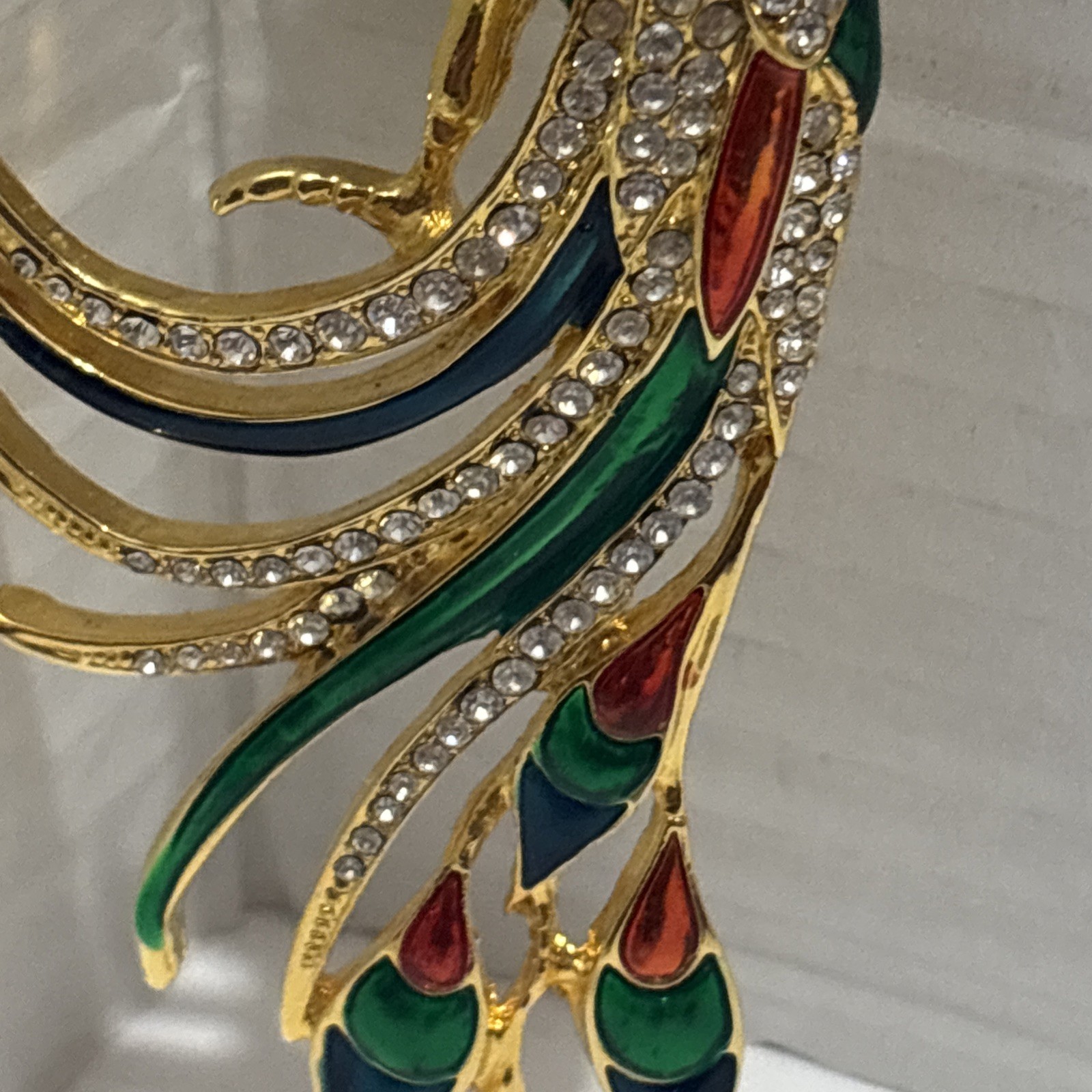 Vtg 1980s rhinestone enamel peacock paradise bird brooch