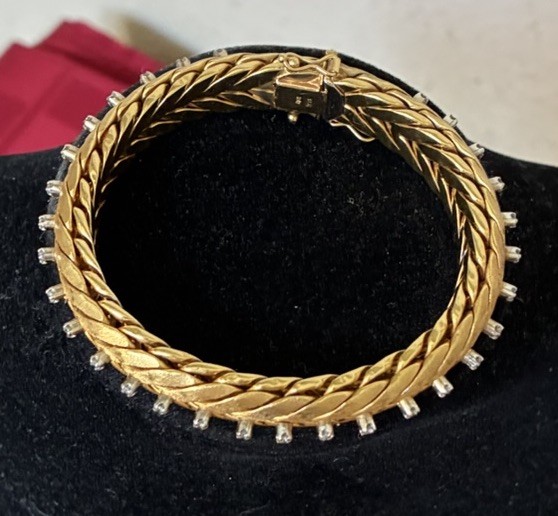 Italy 18k Yellow Gold Row Of 30 Diamonds 7 1/2” Bracelet Wide Heavy 42.5g