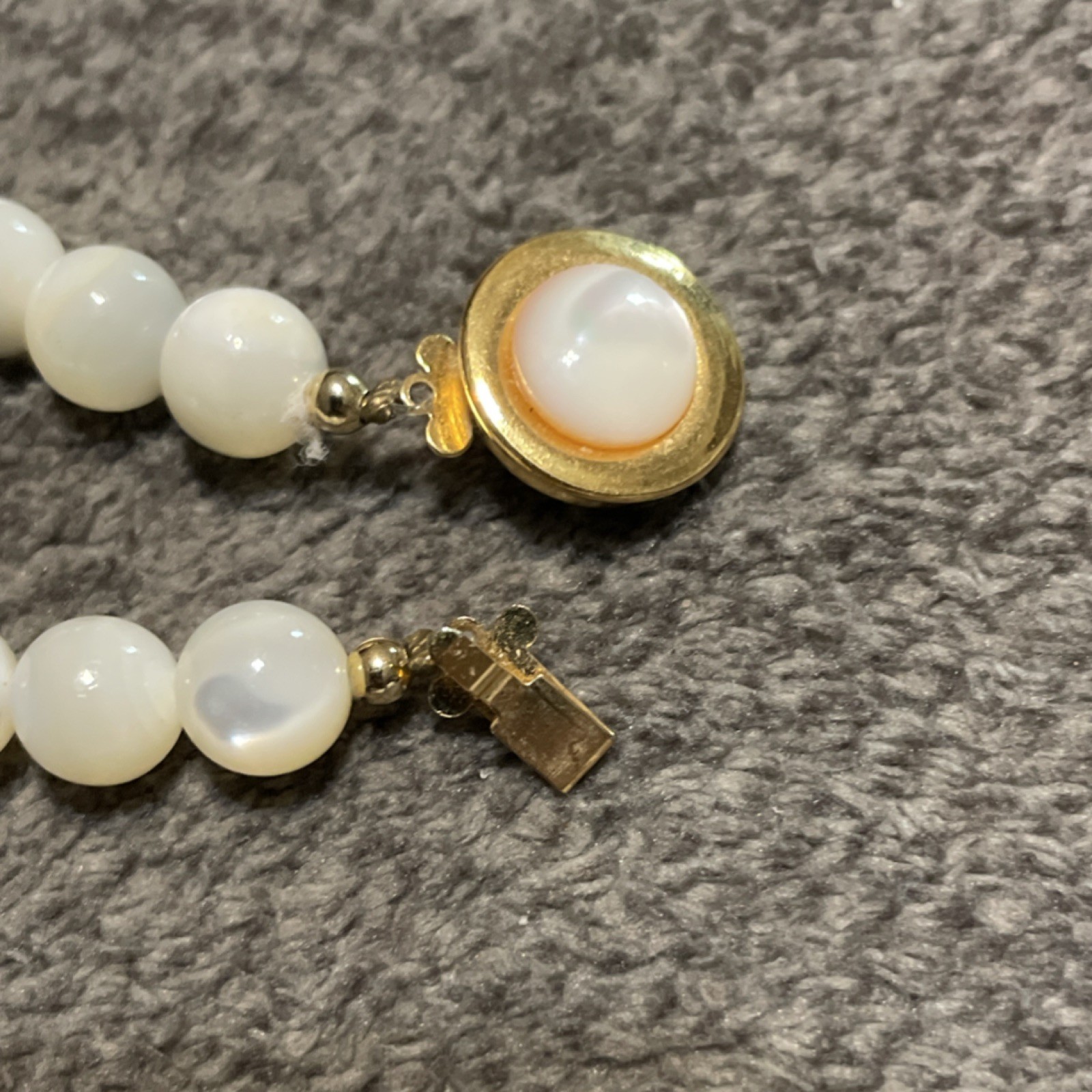 Beaded Pearl & Black Onyx Necklace Push Lock Closure Gold Tone Round White Beads
