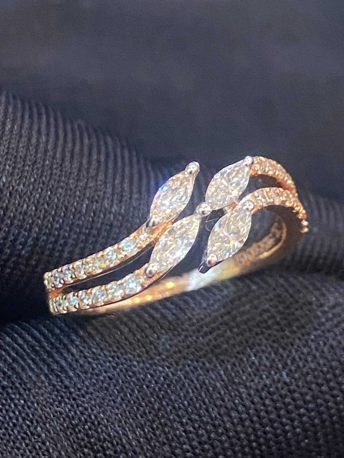 Stunning 0.70 Cts Marquise Round Shape Diamonds Engagement Ring In 585 14K Gold